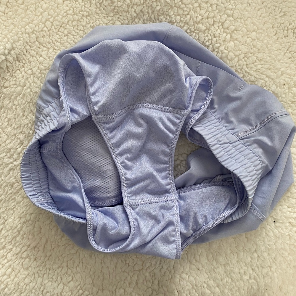 Athleta girl Heart The Hustle 2.5” Short - Picture 7 of 11